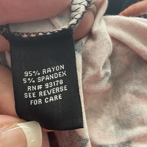 Women’s Plus Size 2X Premise Studio Black & Pink Floral Long Tunic Tank Top - Picture 2 of 16